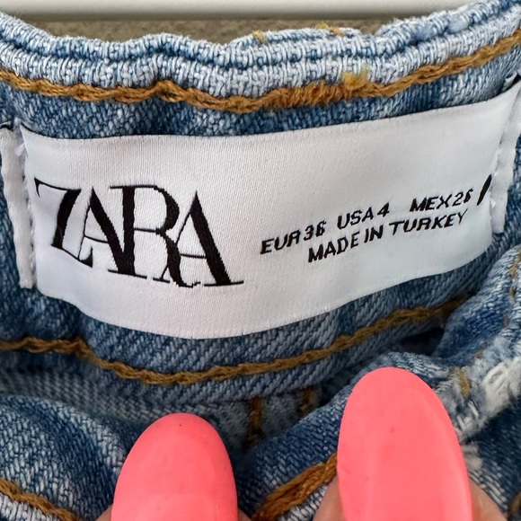 Zara Denim Shorts Gemstone Rhinestone Bejeweled Studs Distressed Size 4 Blue - Picture 5 of 11